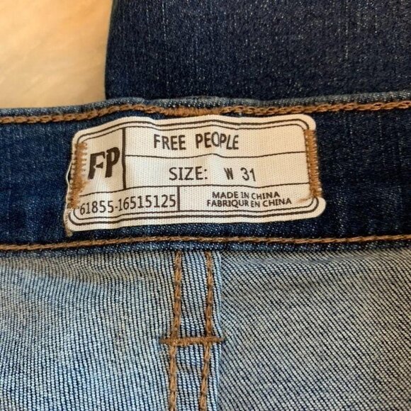 Free People Jeans Women 31 Skinny Frayed Hem Distressed Great Heights NWOT - Picture 3 of 5